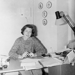 mské kultury.  PhDr. Ilona Lázničková (*1949), etnoložka, muzeoložka, druhá vedoucí a první ředitelka Muzea romské kultury mezi lety 1995-2003 (1995, Brno). Foto: Milan Hofer, ze sbírky Muzea romské kultury. | Muzeum romské kultury